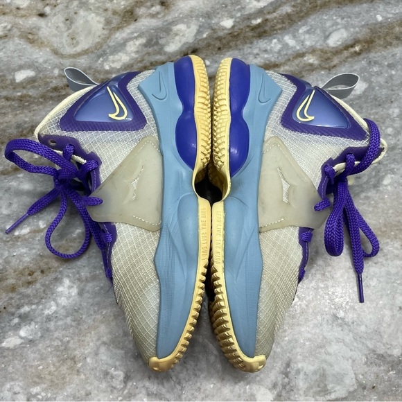 Nike Lebron 19 PS 'Easter' Sneakers 12 Toddler - Picture 5 of 12